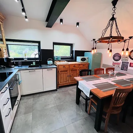 Dom wakacyjny Retro - Z Ogrodem W Górach